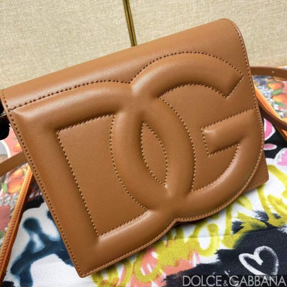 Dolce and Gabbana DG Logo Hand Bag BG02110