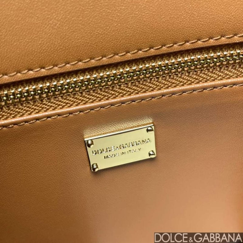 Dolce and Gabbana DG Logo Hand Bag BG02110