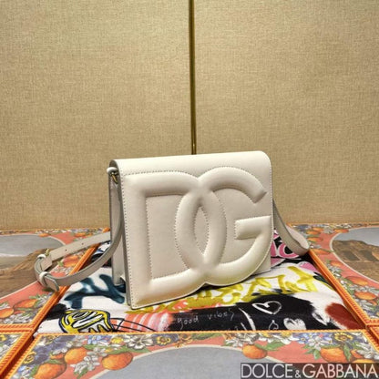Dolce and Gabbana DG Logo Hand Bag BG02111