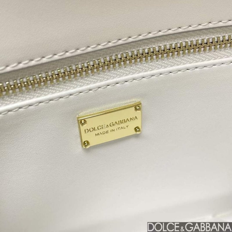 Dolce and Gabbana DG Logo Hand Bag BG02111