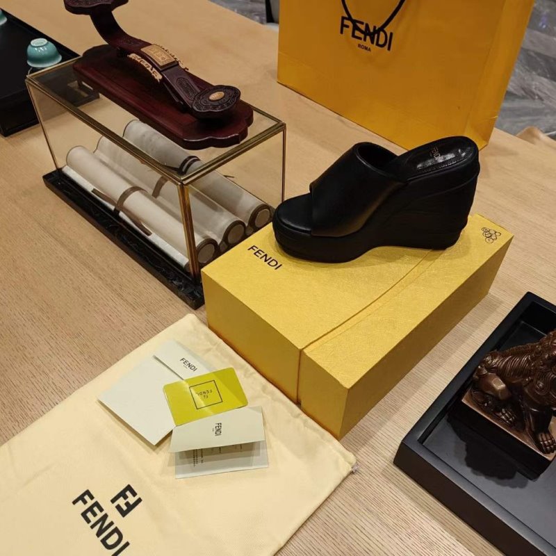 Fendi High Heeled Sandals SHS05127