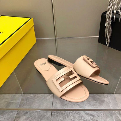 Fendi Leather Slides SHS03549