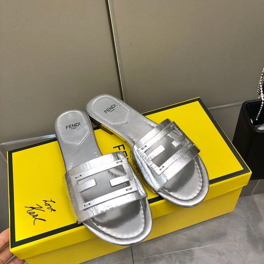 Fendi Leather Slides SHS03550