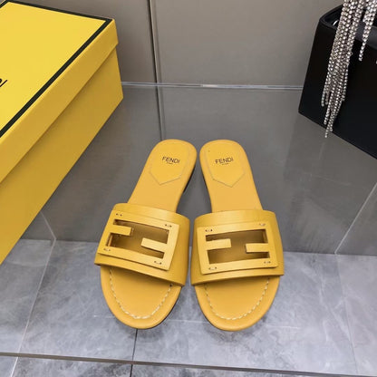 Fendi Leather Slides SHS03552