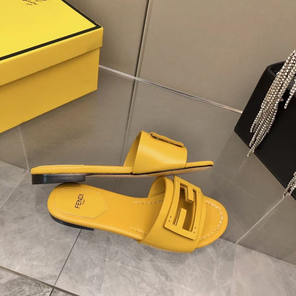 Fendi Leather Slides SHS03552