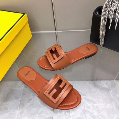 Fendi Leather Slides SHS03553