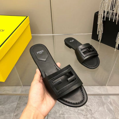 Fendi Leather Slides SHS03554