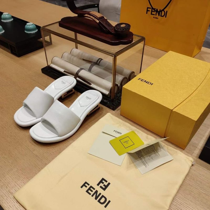 Fendi Sandals SHS05117