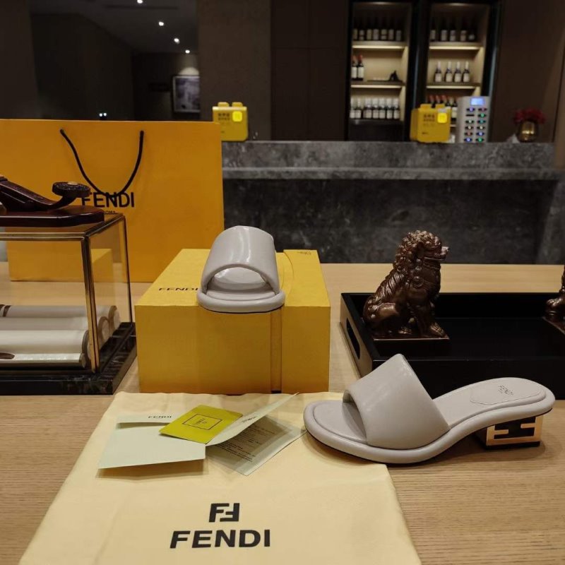 Fendi Sandals SHS05118