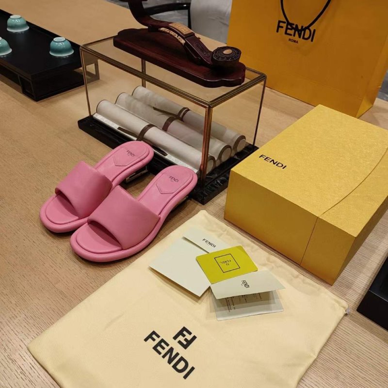 Fendi Sandals SHS05120