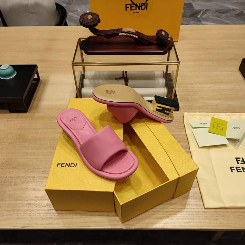 Fendi Sandals SHS05120