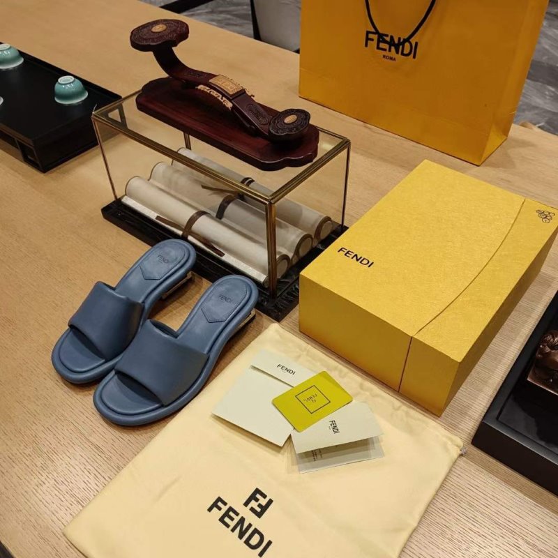 Fendi Sandals SHS05121