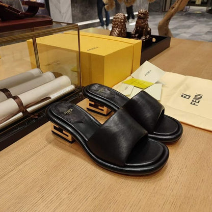 Fendi Sandals SHS05122