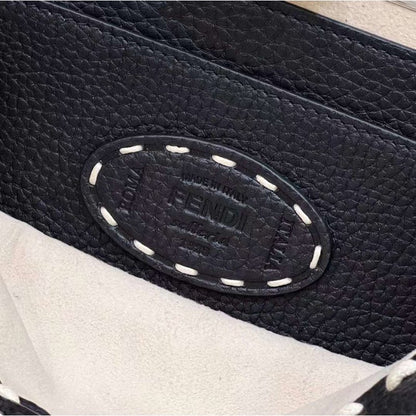 Fendi Peekaboo Hand Bag BG02081