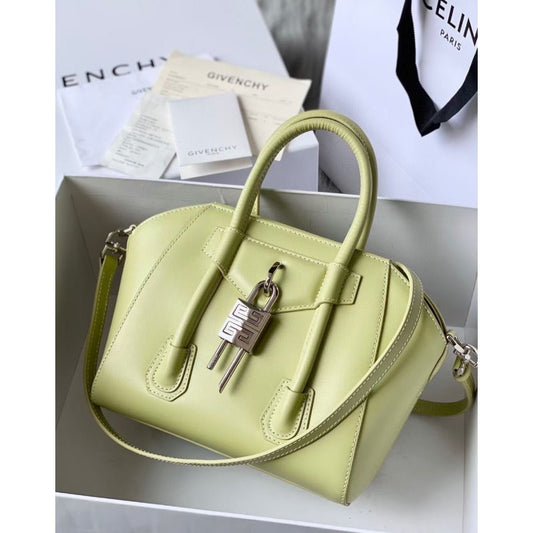 Givenchy Antigona Lock Bag BGV00152