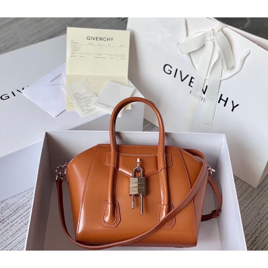 Givenchy Antigona Lock Bag BGV00154