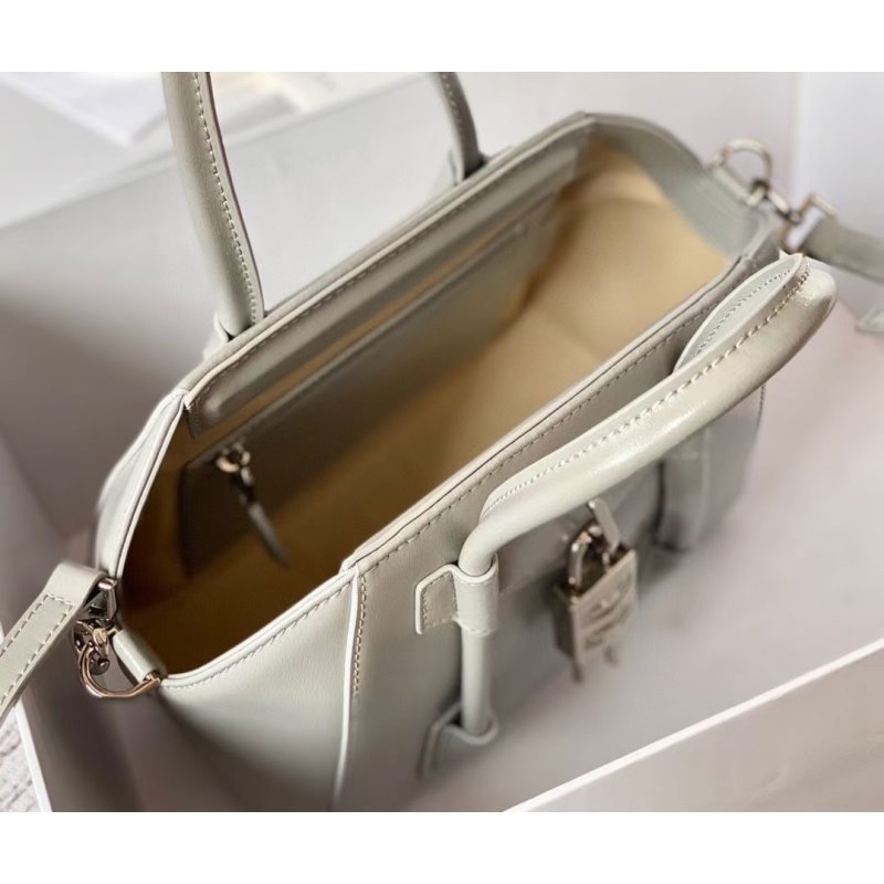 Givenchy Antigona Lock Bag BGV00155