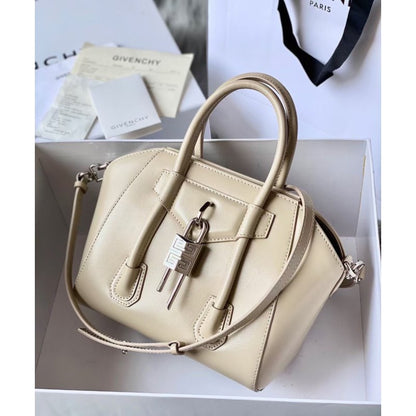 Givenchy Antigona Lock Bag BGV00159