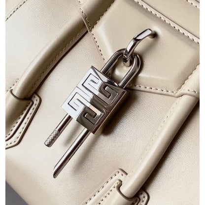 Givenchy Antigona Lock Bag BGV00159