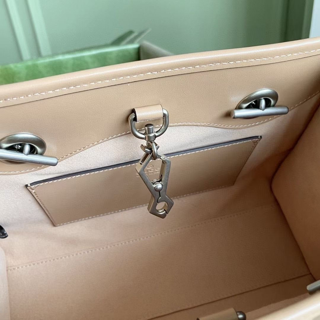 Gucci Beige Shoulder Bag BGUCI02919