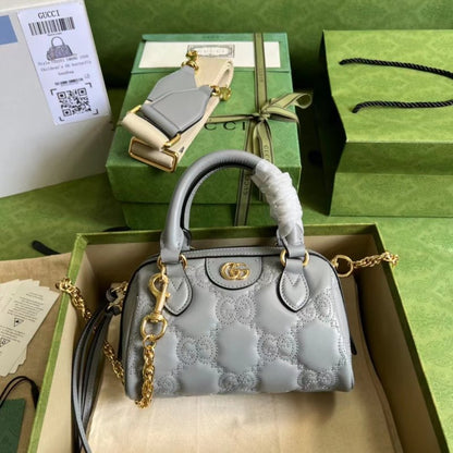 Gucci GG Matelasse Shoulder Bag BGU00711