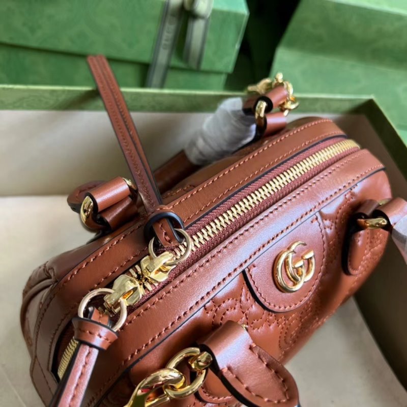 Gucci GG Matelasse Shoulder Bag BGU00713