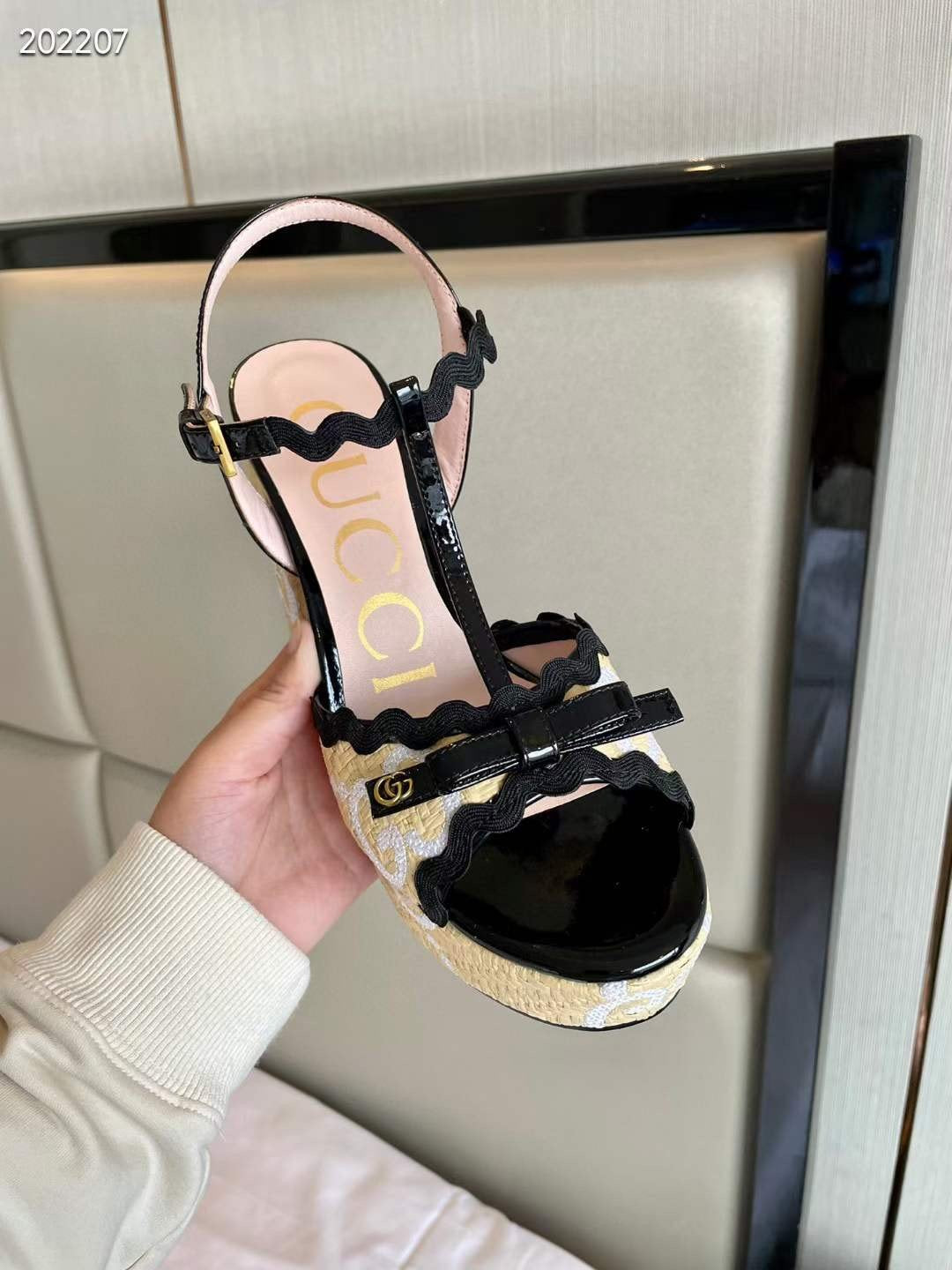 Gucci High Heeled Sandals SHS04599