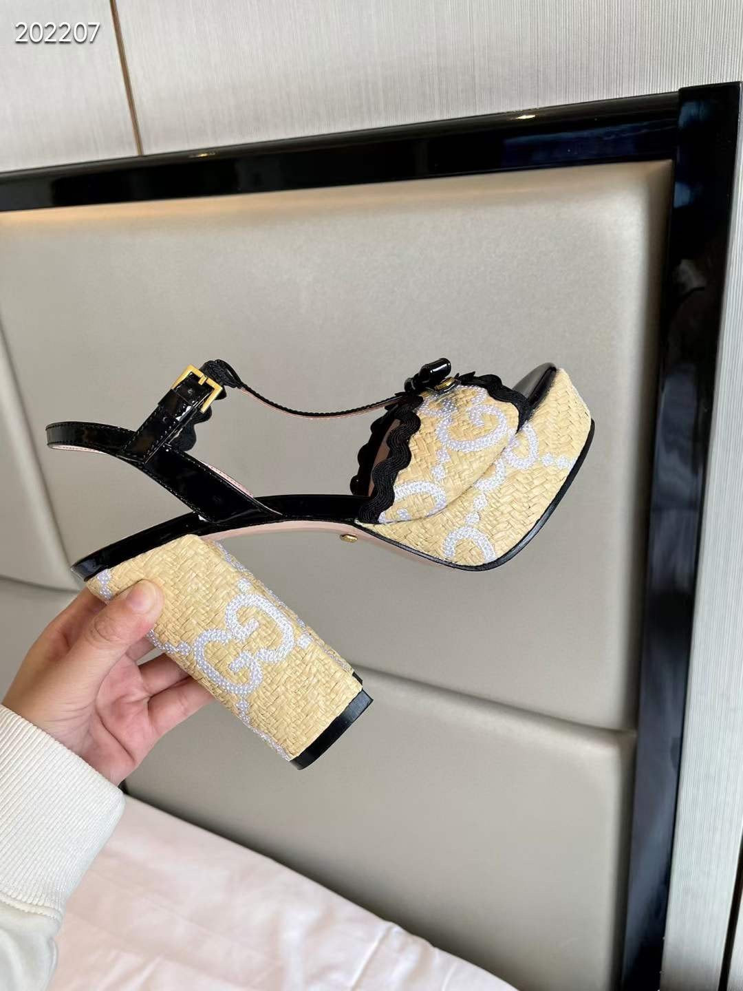 Gucci High Heeled Sandals SHS04599