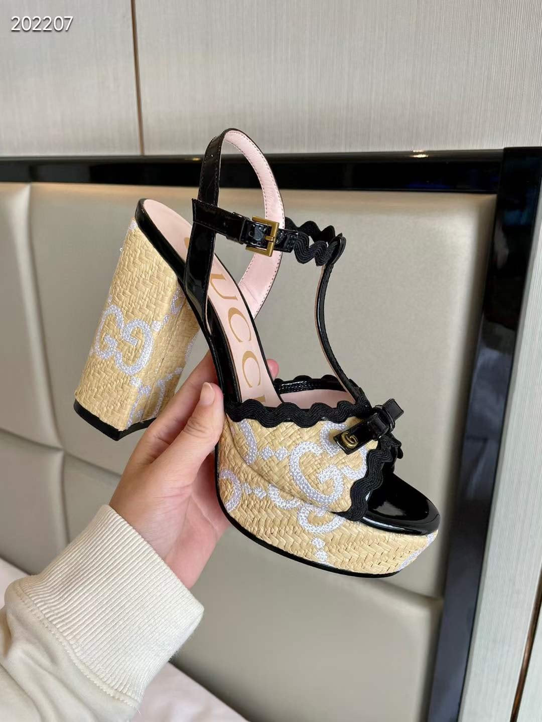 Gucci High Heeled Sandals SHS04599