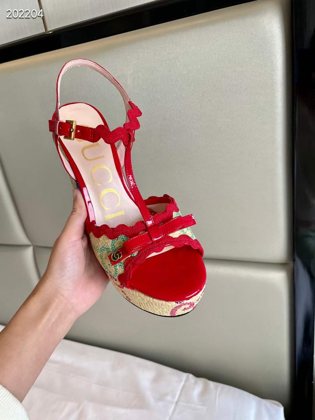 Gucci High Heeled Sandals SHS04602