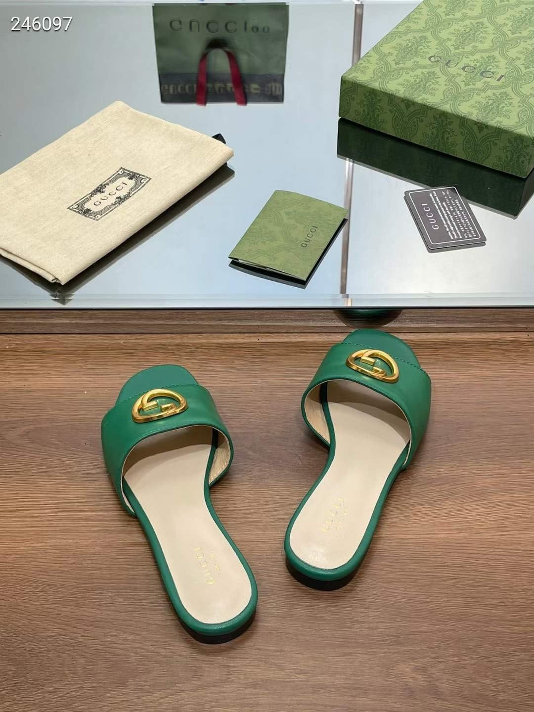 Gucci Slippers SHS04592