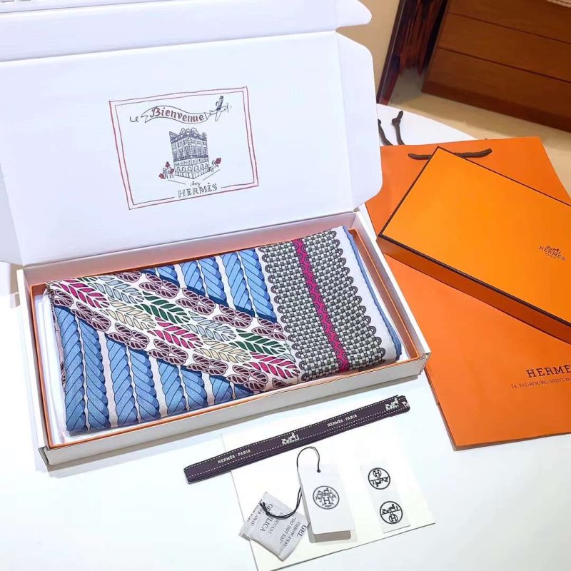 Hermes Muberry Silk and Cashmere Scarf SS001099