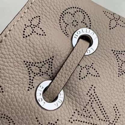 Louis Vuitton Bella Monogram Hand Bag BGMP1297