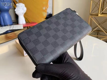 Louis Vuitton Black Zippy Wallet WLB01276