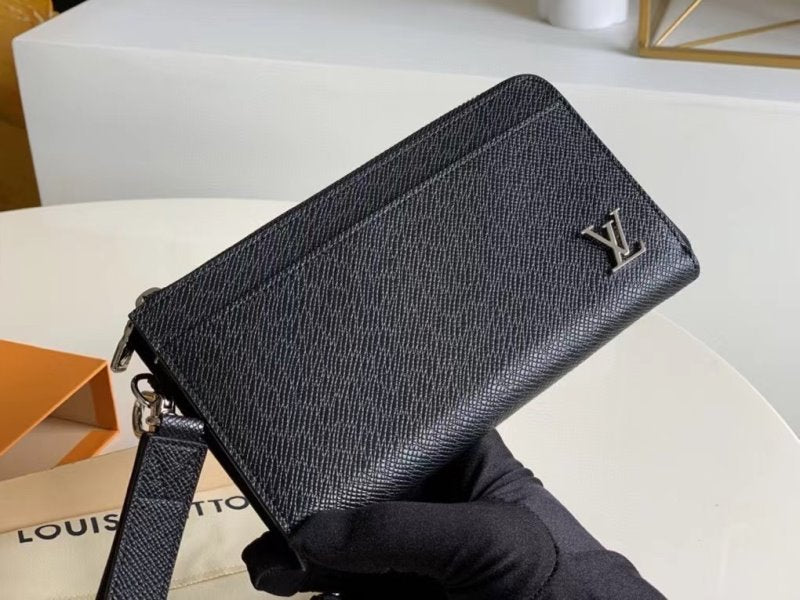 Louis Vuitton Black Zippy Wallet WLB01278