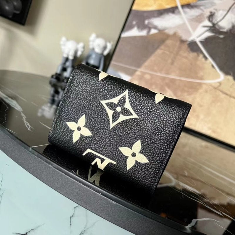 Louis Vuitton Black Zippy Wallet WLB01280