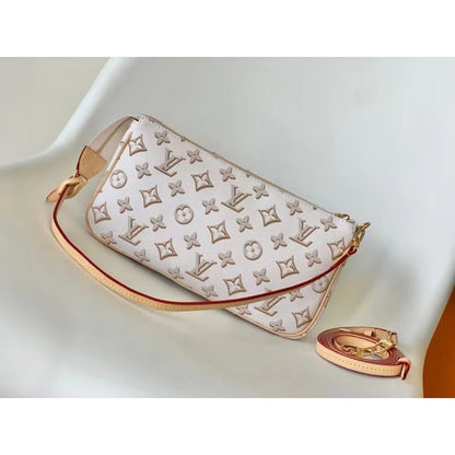 Louis Vuitton Maxi Multi Pochette HandBag BLV00800