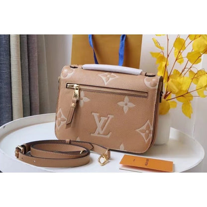 Louis Vuitton Pochette Metis Handbag BLV00814