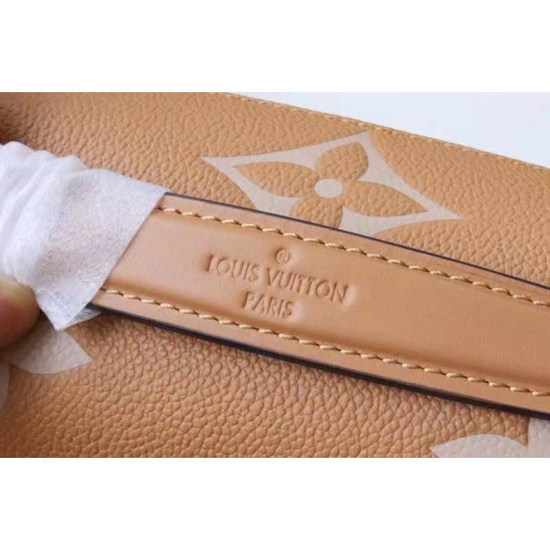 Louis Vuitton Pochette Metis Handbag BLV00814