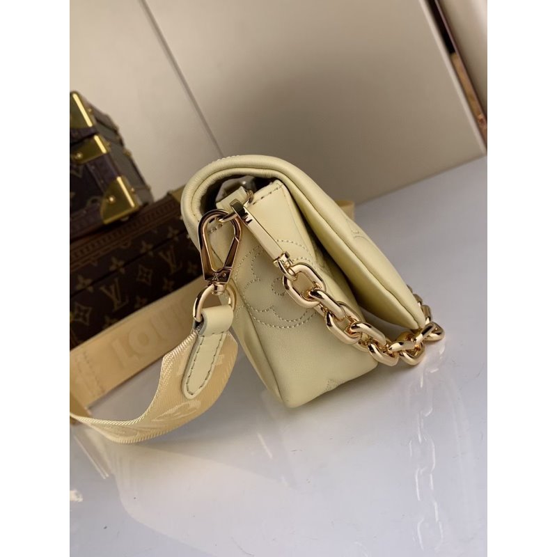 Louis Vuitton Walleton Strap Hand Bag BLV00832