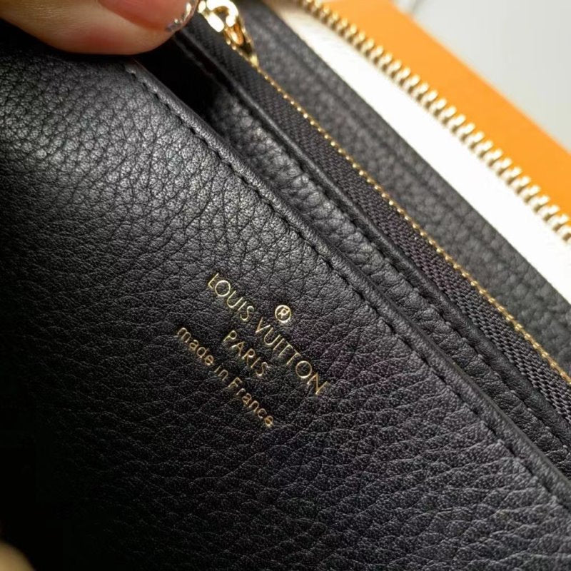 Louis Vuitton Zippy Wallet WLB01354