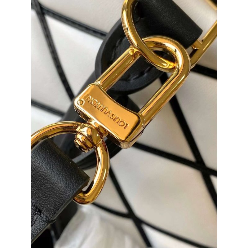 Louis Vuitton Alma BB Handbag WB001401