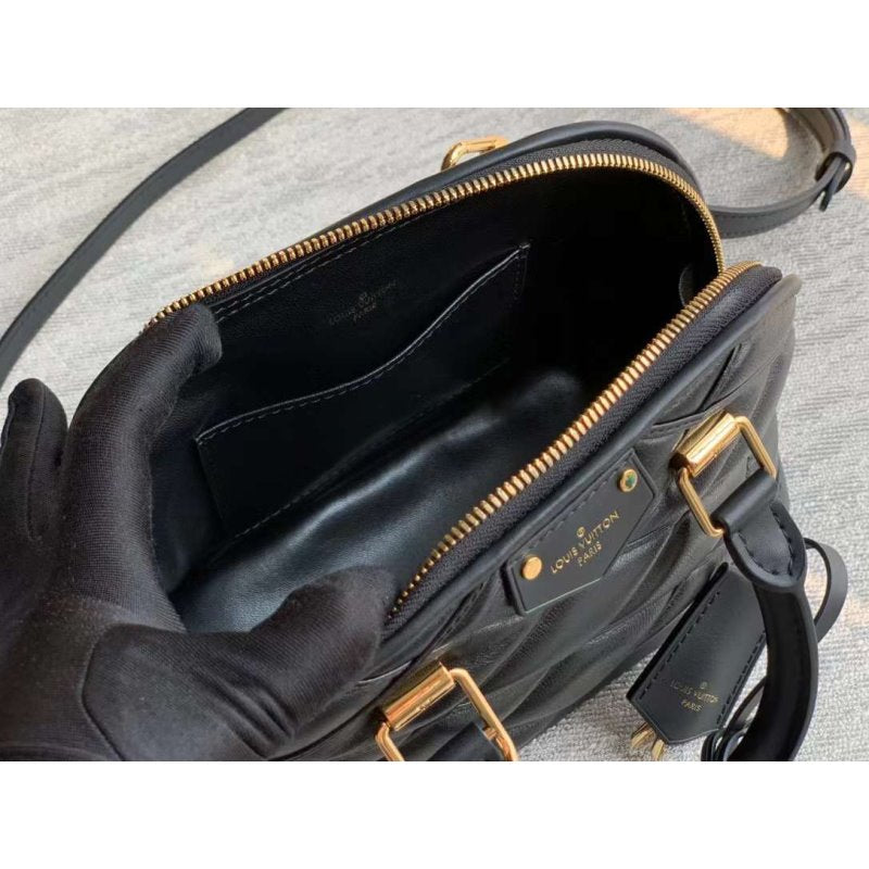 Louis Vuitton Alma BB Handbag WB001403