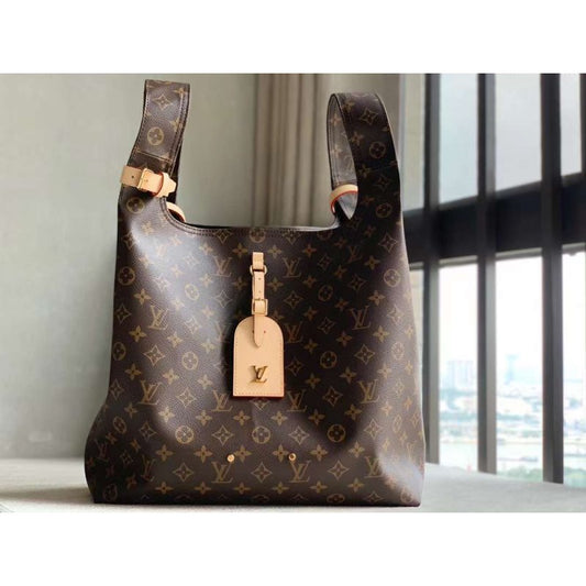 Louis Vuitton Atlantis Handbag WB001423