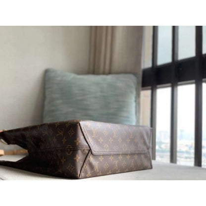 Louis Vuitton Atlantis Handbag WB001423