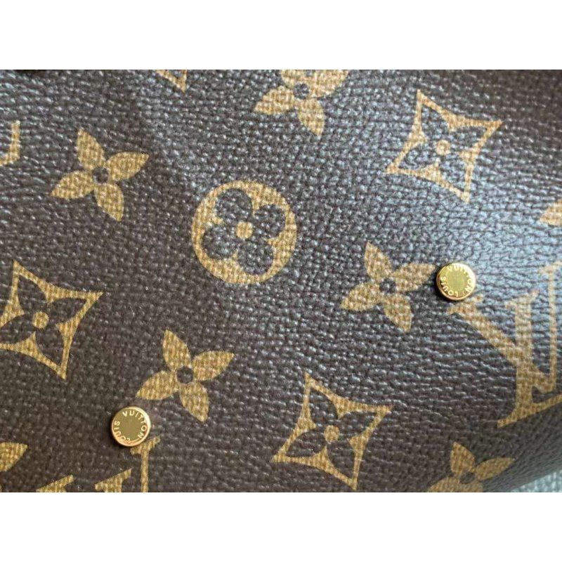 Louis Vuitton Atlantis Handbag WB001423