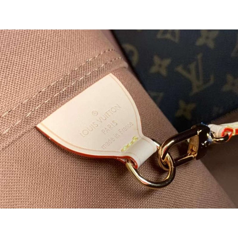Louis Vuitton Atlantis Handbag WB001423