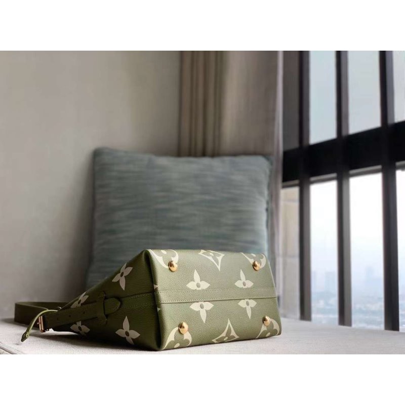 Louis Vuitton Carry All Bag WB001407