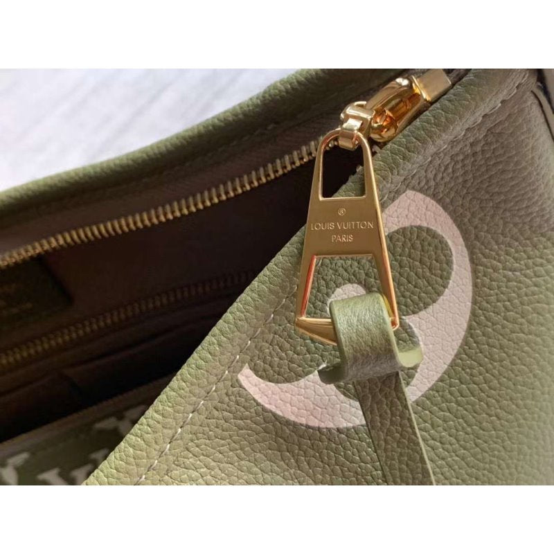 Louis Vuitton Carry All Bag WB001407