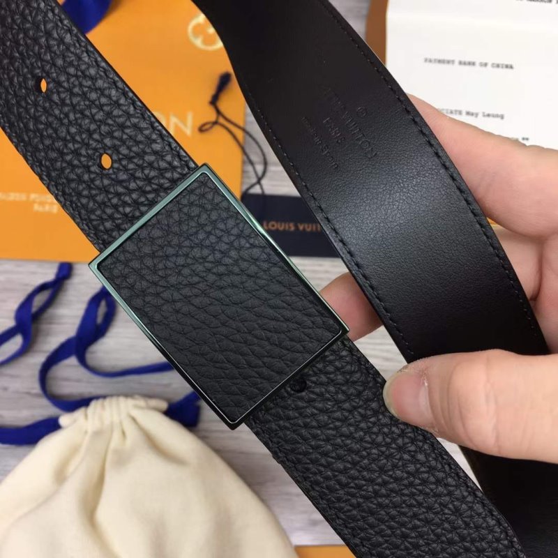 Louis Vuitton Classic Belt WB001032